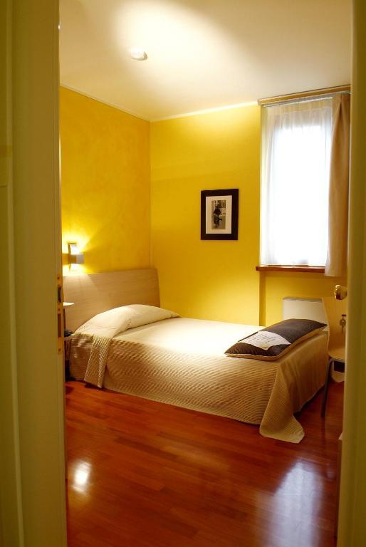 Hotel Fontana Santa Grumello del Monte Rum bild