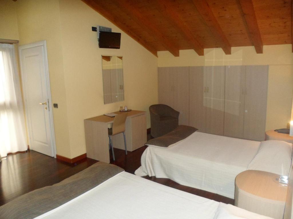 Hotel Fontana Santa Grumello del Monte Rum bild