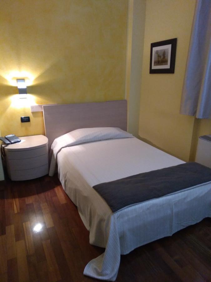Hotel Fontana Santa Grumello del Monte Exteriör bild